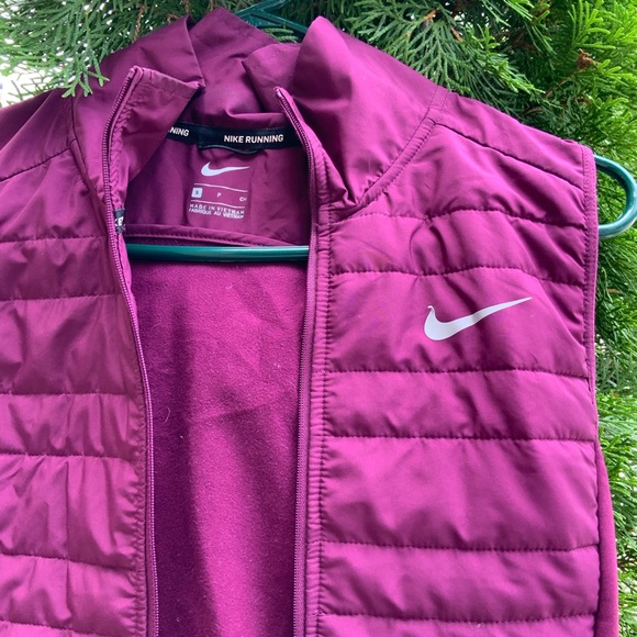 NIKE RUNNING VEST - Picture 2 of 3